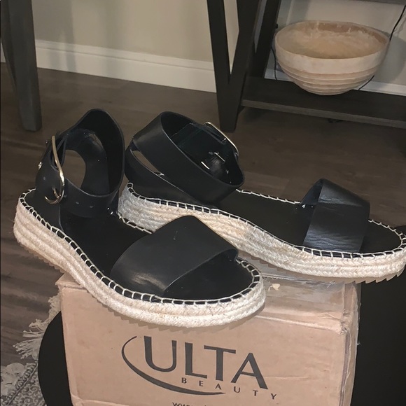 Black Sandals by Zara - Picture 5 of 8